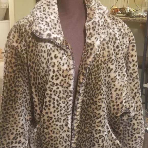 Marvin Richards Jackets & Blazers - Vintage Marvin Richards Leopard Hooded Coat